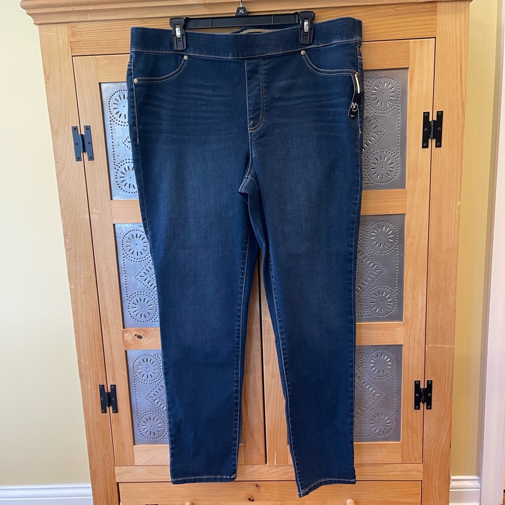 New Directions pull on skinny jeans NWT